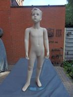 Etalagepop kind met staander (hoogte 111cm), Ophalen