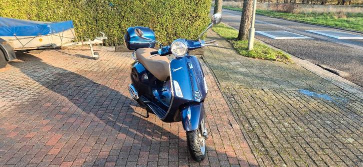 VESPA PIAGGIO, Fietsen en Brommers, Scooters | Vespa, Zo goed als nieuw, Vespa LX, Klasse A (25 km/u), Benzine, Ophalen
