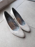 Chaussures blanches cuir idéal mariage 36,5, Vêtements | Femmes, Comme neuf, Enlèvement ou Envoi