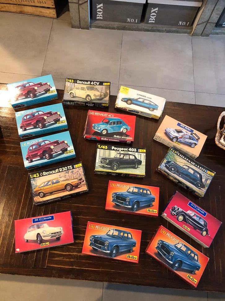 lot de maquettes heller 1/43 Peugeot Citroën Renault, Hobby en Vrije tijd, Modelbouw | Auto's en Voertuigen, Zo goed als nieuw