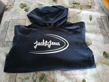 Pulls Jack and Jones