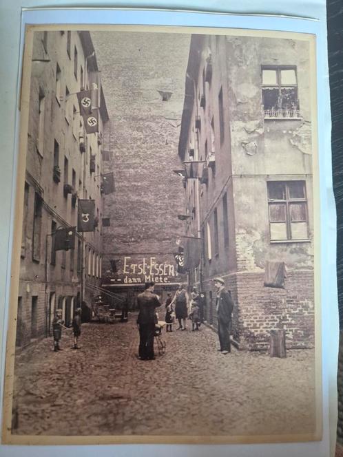 Grote persfoto verkiezingen Berlijn met spandoek 1930s, Verzamelen, Militaria | Tweede Wereldoorlog, Ophalen of Verzenden