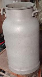 Ancienne cruche à lait en aluminium pour déco, Antiquités & Art, Curiosités & Brocante, Enlèvement