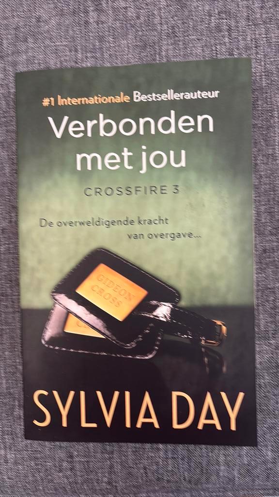 Sylvia Day - Verbonden met jou, Boeken, Literatuur, Ophalen of Verzenden