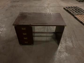 Diverse Antieke kasten beschikbaar voor biedingen