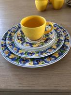 Servies 24 delig, Huis en Inrichting, Keuken | Servies, Ophalen, Zo goed als nieuw, Bord(en)