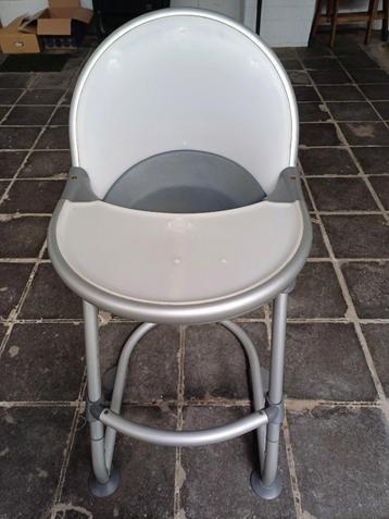 Kindereetstoel beschikbaar voor biedingen