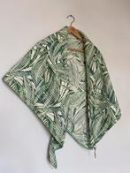 Sjaal pom amsterdam, Kleding | Dames, Ophalen of Verzenden, Zo goed als nieuw, Sjaal