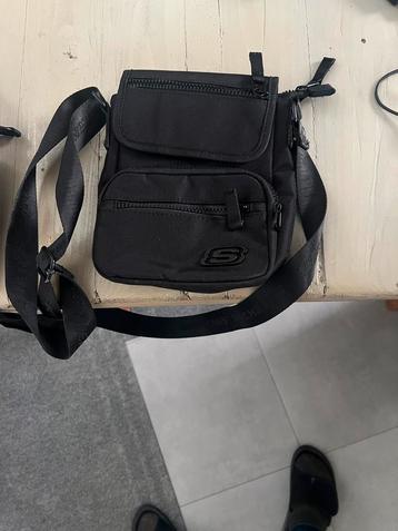 Skechers  beschikbaar voor biedingen