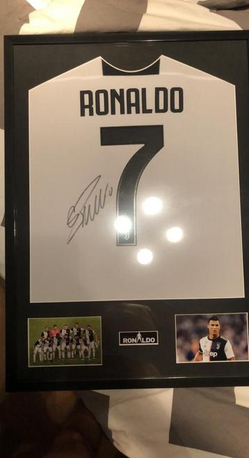 Gesigneerd Ronaldo truitje met certificaat beschikbaar voor biedingen
