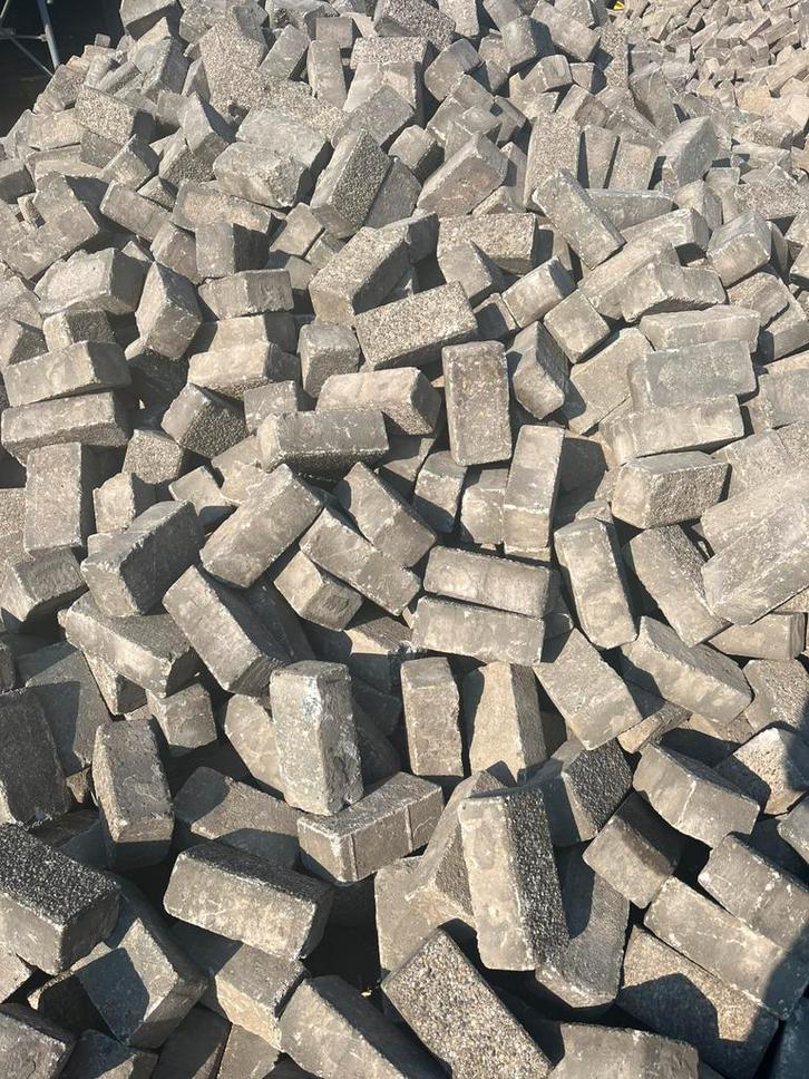 Gebruikte Betonklinkers . Betonstenen. Erfverharding., Tuin en Terras, Tegels en Klinkers, Gebruikt, Overige typen, Beton, 10 m² of meer