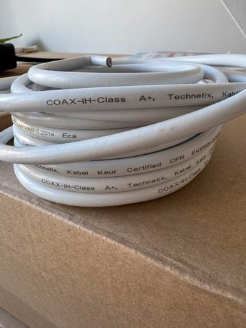 Coax kabel - ongeveer 4 meter beschikbaar voor biedingen
