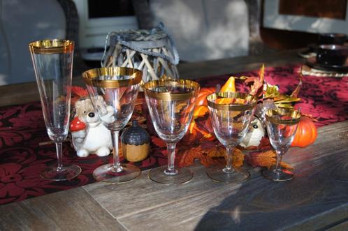 Glazen servies met gouden rand, Huis en Inrichting, Keuken | Servies, Gebruikt, Glas of Glazen, Overige stijlen, Glas, Ophalen