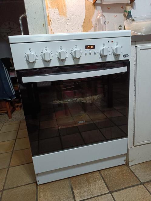 Cuisinière zanussi zcv65301wa, Electroménager, Cuisinières, Utilisé, À Poser, 4 zones de cuisson, Enlèvement