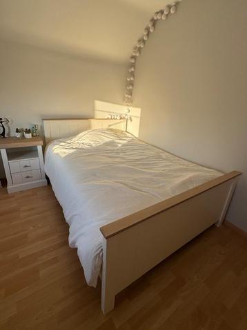 Jeugdkamer wit beschikbaar voor biedingen