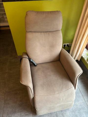 Relaxzetel (elektrisch) kleur taupe met 2 motoren beschikbaar voor biedingen