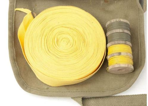 IK ZOEK U.S. Army WW2 “Danger” Mine marking kit geel lint en, Verzamelen, Militaria | Tweede Wereldoorlog, Landmacht, Overige typen