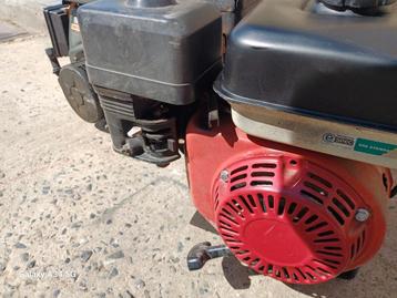 De thermische motor van Honda verkoopt mogelijke vervanging  beschikbaar voor biedingen