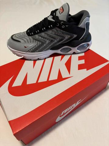 Nike Air Max TW – Stijl en Comfort in Eén! beschikbaar voor biedingen