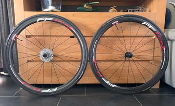 Paire de roues 40mm ffwd fast forward f4r carbone super état beschikbaar voor biedingen