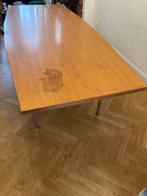 Vintage houten tafel op metalen frame met gebruikssporen, Ophalen