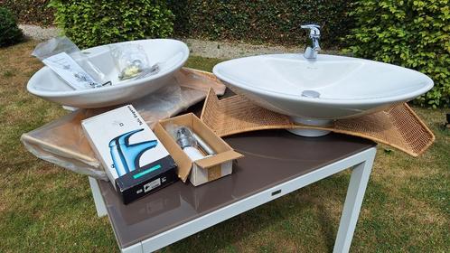 2x Wastafel Villeroy & Boch New Haven (opbouw, incl kranen), Huis en Inrichting, Badkamer | Badkamermeubels, Zo goed als nieuw