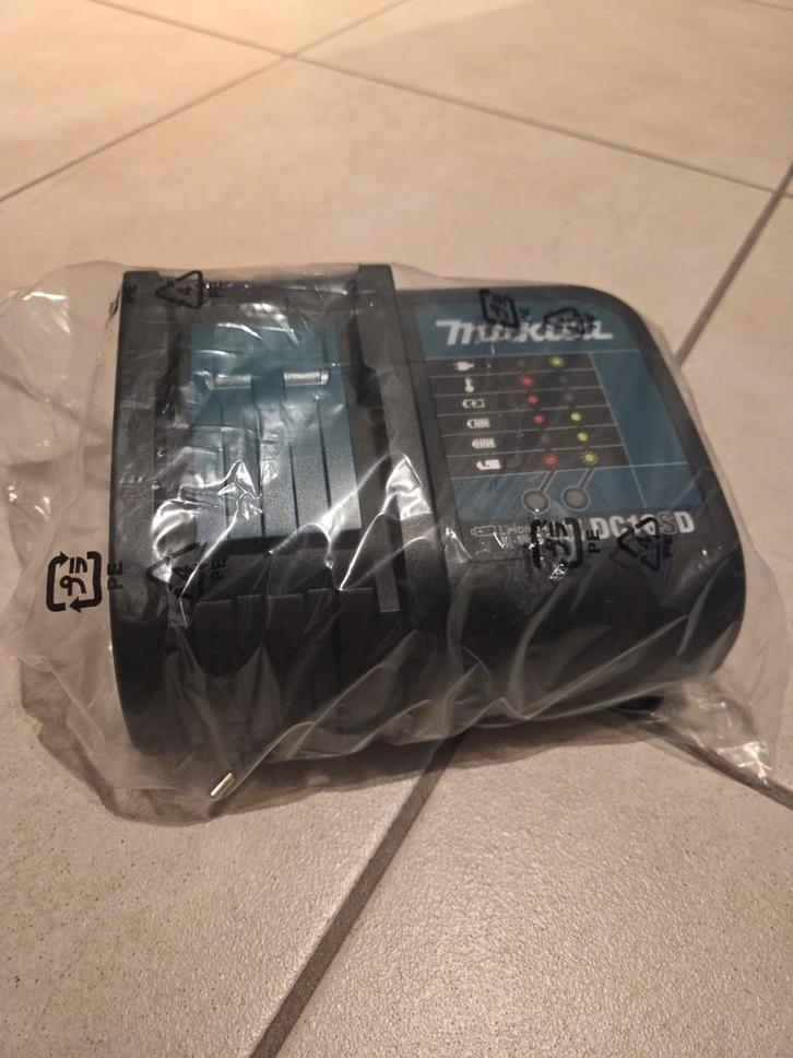 Makita LXT DC18SD 14.4V - 18V Li-Ion Accu oplader, Doe-het-zelf en Bouw, Gereedschap | Boormachines, Nieuw, Overige typen, Ophalen of Verzenden
