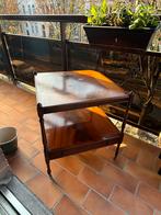 Kleine bijzettafel of nachtkastje, Huis en Inrichting, Tafels | Salontafels, Gebruikt, 50 tot 100 cm, 50 tot 75 cm, Vierkant