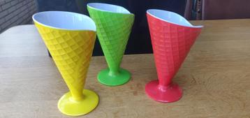 3 Coupes ijs frietjes melamine beschikbaar voor biedingen
