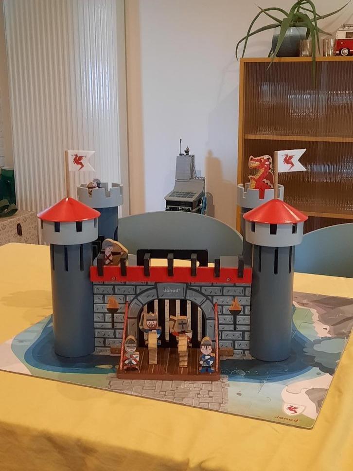te koop: houten kasteel, Kinderen en Baby's, Speelgoed | Houten speelgoed, Gebruikt, Overige typen, Ophalen