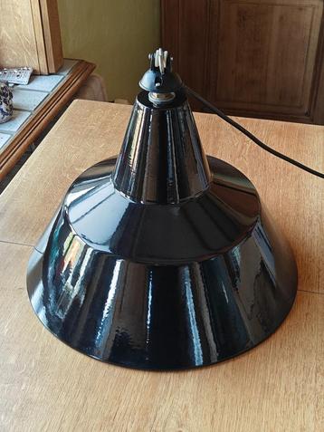 INDUSTRIËLE EMAILLE HANGLAMPEN ZWART, Huis en Inrichting, Lampen | Hanglampen, Ophalen of Verzenden, Zo goed als nieuw, Hoevelamp, stallamp, poolhouse, tuinverlichting, oude verlichtin