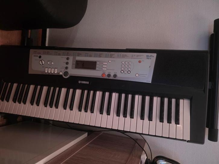 Yamaha PSR-E253 Keyboard, Muziek en Instrumenten, Keyboards, Gebruikt, 61 toetsen, Yamaha, Ophalen
