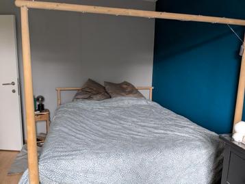 Double bed frame and mattress/tweepersoonsbed en matras beschikbaar voor biedingen