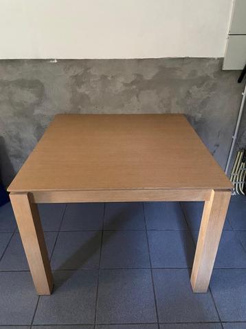 Keukentafel massief eik. beschikbaar voor biedingen