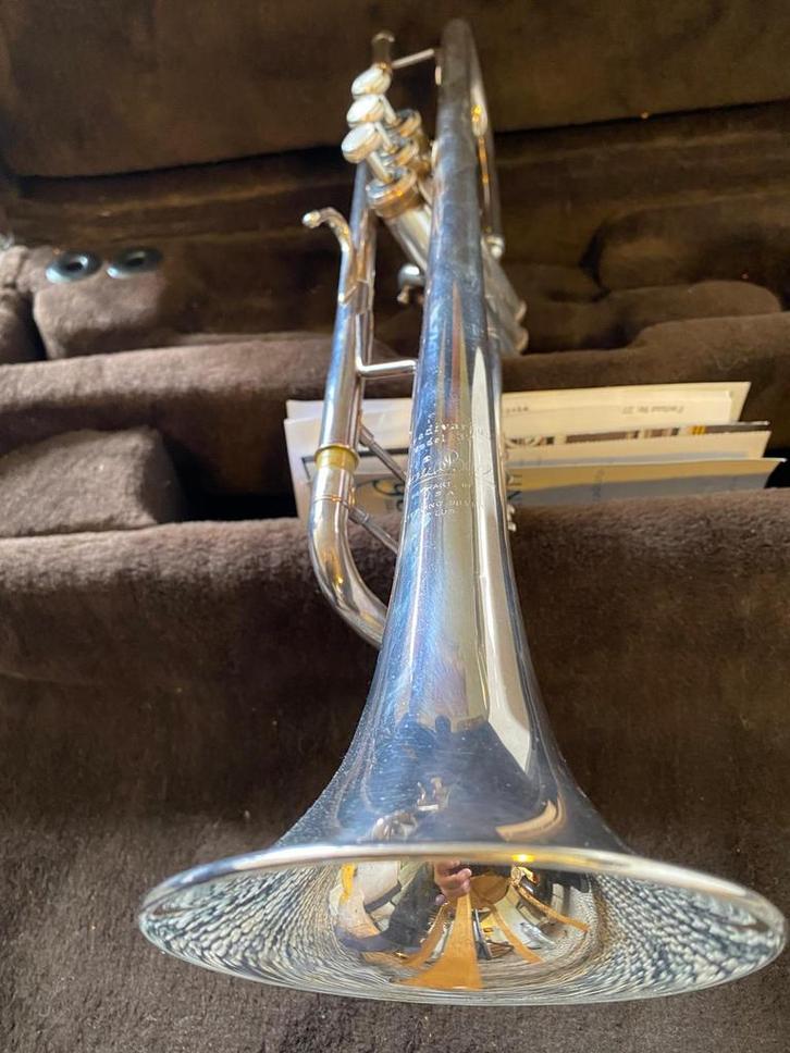 Trompet Bach - sterling silver bell - 180S37r, Muziek en Instrumenten, Blaasinstrumenten | Trompetten, Zo goed als nieuw, Trompet in si bemol