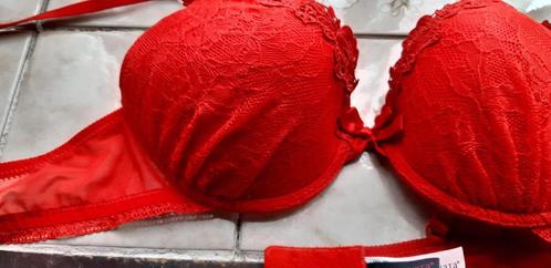 2 Rode Passionata set gevulde bh 70D string 42 nieuw, Kleding | Dames, Ondergoed en Lingerie, BH, Rood, Ophalen of Verzenden