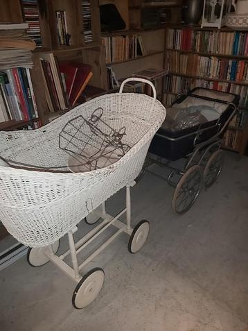 Set van 2 antieke wiegen  beschikbaar voor biedingen