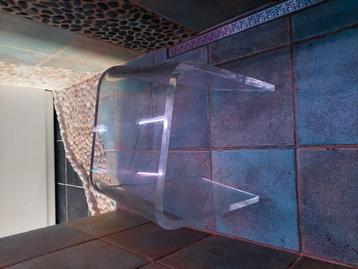 Kunststof kruk speciaal voor in de stoomcabine  beschikbaar voor biedingen