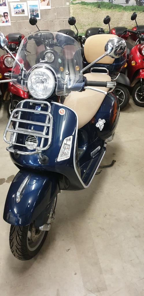 Vespa gts 250  29000km, Fietsen en Brommers, Scooters | Vespa, Zo goed als nieuw, Ophalen