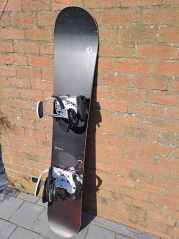 Snowboard Rossignol beschikbaar voor biedingen