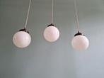 Trio de suspensions Art Déco en opaline blanche, 1930, Enlèvement ou Envoi