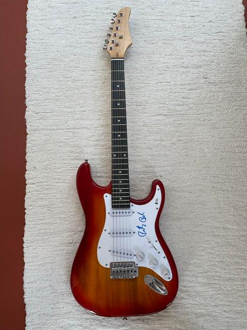 Stratocaster signed by Peter Buck R.E.M, Muziek en Instrumenten, Snaarinstrumenten | Gitaren | Elektrisch, Solid body, Ophalen of Verzenden