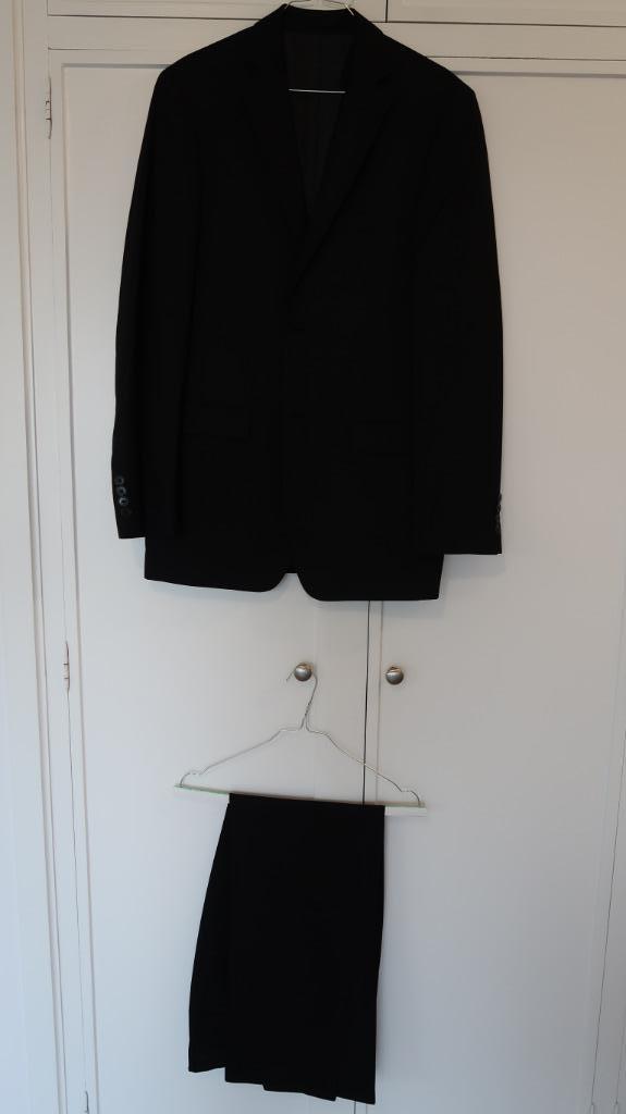 kostuums, Kleding | Heren, Kostuums en vesten, Zo goed als nieuw, Maat 48/50 (M), Zwart, Ophalen of Verzenden