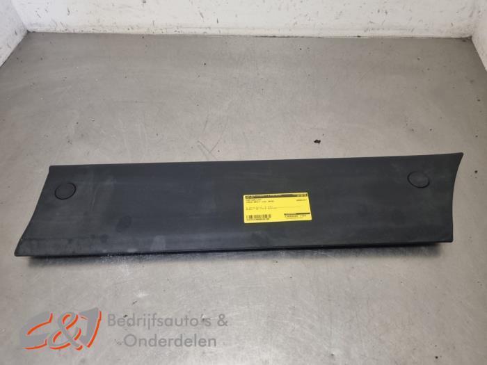 Portierlijst van een Iveco Daily, Auto-onderdelen, Carrosserie, Overige automerken, Gebruikt, 3 maanden garantie, Ophalen of Verzenden