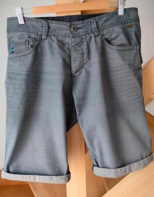 Mooie Bermuda EDC Esprit. Medium, maat: 33. Grijs (iets donk, Kleding | Heren, Broeken en Pantalons, Zo goed als nieuw, Maat 48/50 (M)