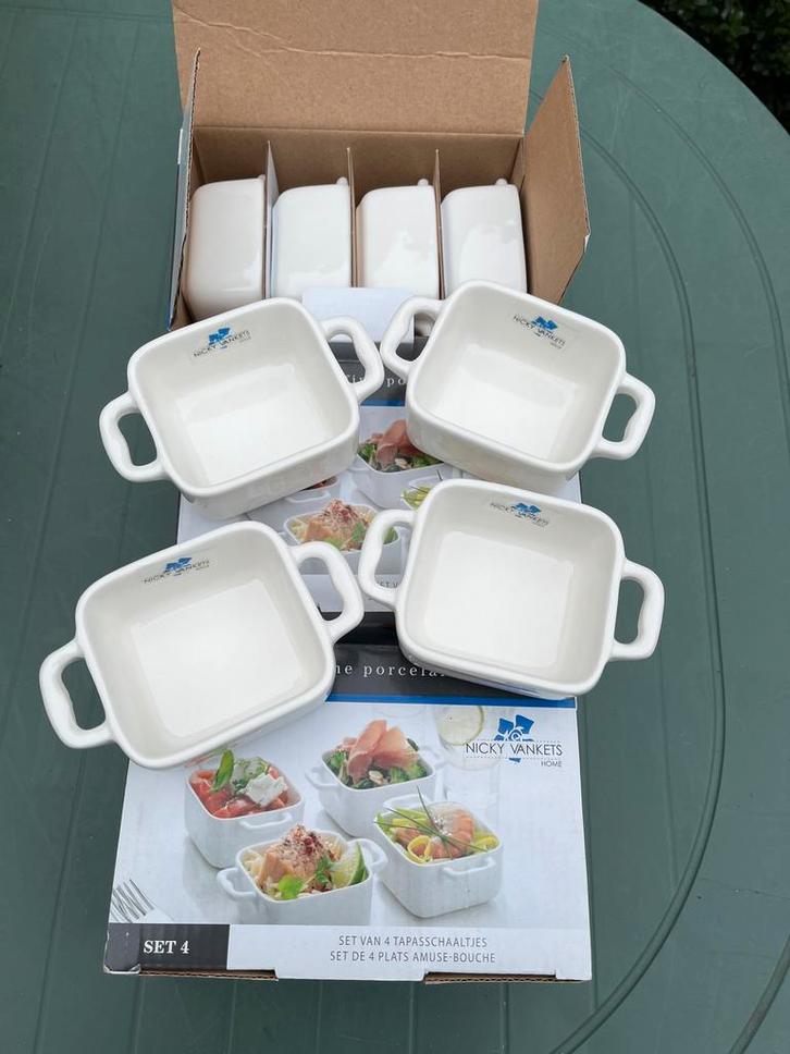 Nicky Vankets 12 kleine tapasschaaltjes NIEUW🥗🍿🍛, Huis en Inrichting, Keuken | Servies, Nieuw, Schaal of Schalen, Effen, Porselein
