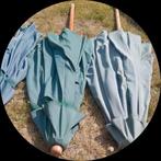2 GROTE RONDE HOUTEN PARASOLS MET GROEN KATOENEN DOEK, Ophalen, Zo goed als nieuw