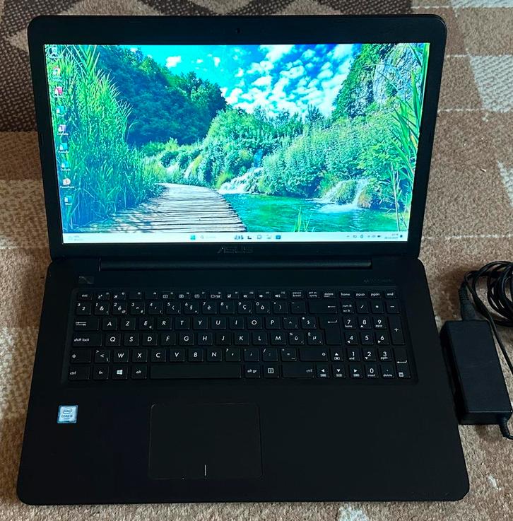 Mooie 17.3”Asus/ i5-6200U/16gb ddr4/128gb ssd/500gb hdd/, Computers en Software, Laptop-opladers, Zo goed als nieuw, Ophalen