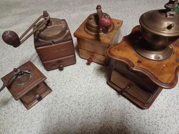4 oude koffiemolens beschikbaar voor biedingen