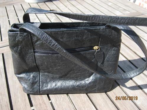 Handtas zwart struisvogel leder, Handtassen en Accessoires, Tassen | Damestassen, Gebruikt, Handtas, Zwart, Ophalen of Verzenden